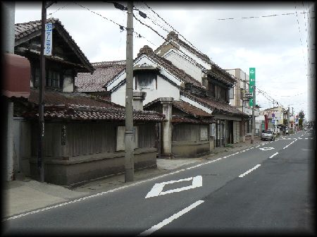 三本木宿の町並みを撮影した画像