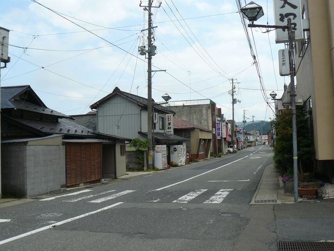 ���q����