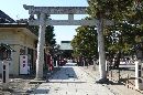 伊達宗村と縁がある竹駒神社参道沿いにある石鳥居と燈篭群