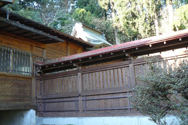 �F��{�{��