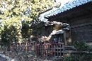 熊野那智神社本殿と幣殿、木製玉垣