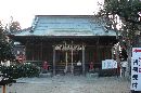 伊達吉村と縁がある愛宕神社拝殿正面とその前に建立されている石造狛犬