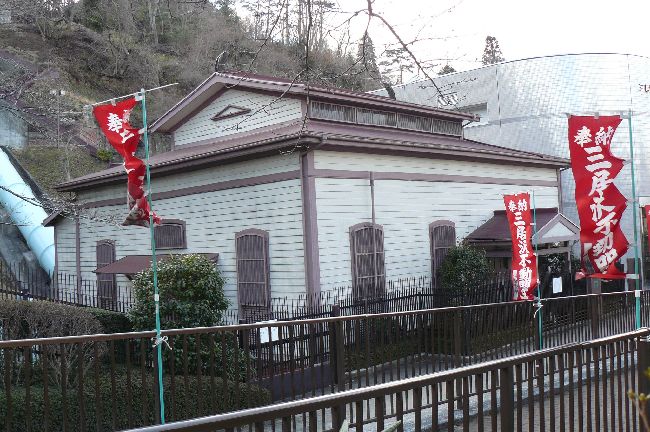 �O���򔭓d��