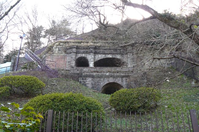 �O���򔭓d��